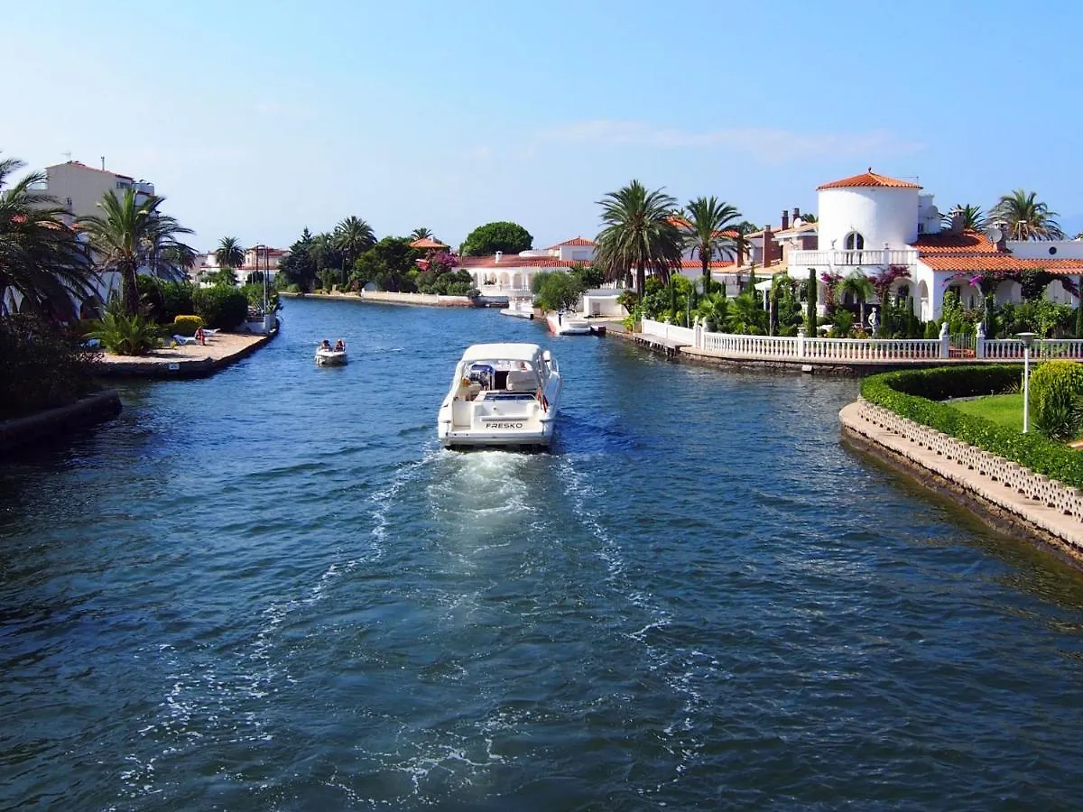 Apartment Cristal Mar Empuriabrava Spain